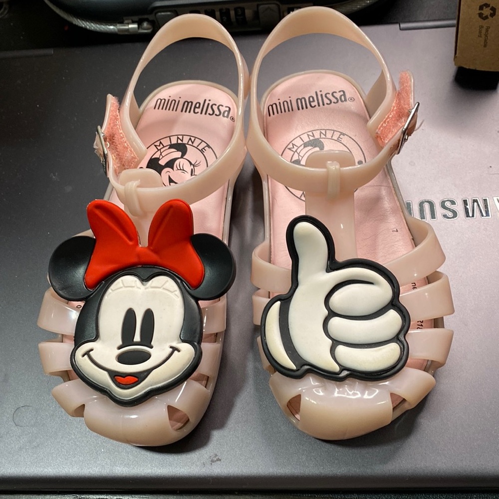 Pink used mini Melissa Minnie